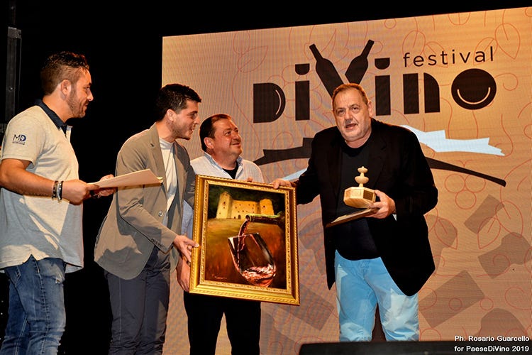 Gianfranco Vissani riceve il premio dell'azienda Fiasconaro (Vissani e Fumagalli A loro il premio Fiasconaro)