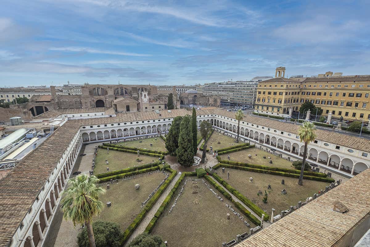 Vista dalla terrazza Ecco Camplus Roma Centro: l’hotel dei giovani per i giovani Vista dalla terrazza Ecco Camplus Roma Centro: l’hotel dei giovani per i giovani