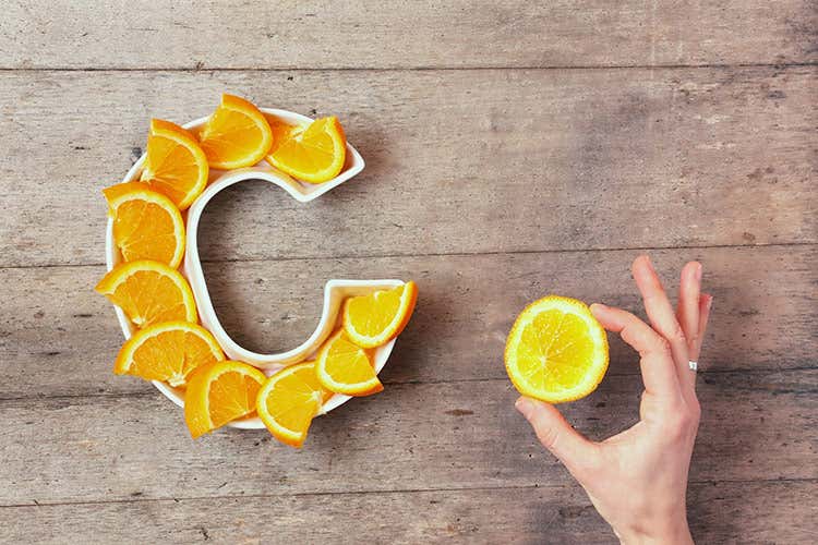 È una vitamina fondamentale ma non cura il raffreddore - La vitamina C cura il raffreddore? Cosa dicono gli esperti