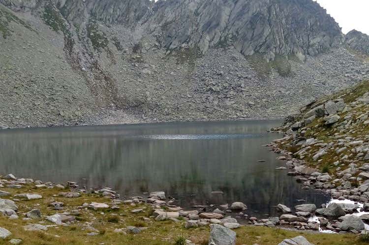 Vivere da eremita nel terzo millennio L'esperienza di un pastore sullo Spluga Vivere da eremita nel terzo millennio L'esperienza di un pastore sullo Spluga