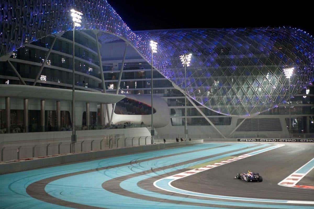 L’unico al mondo a cavallo di una pista di F1 Hotel futuristici e dove trovarli L’unico al mondo a cavallo di una pista di F1 Hotel futuristici e dove trovarli