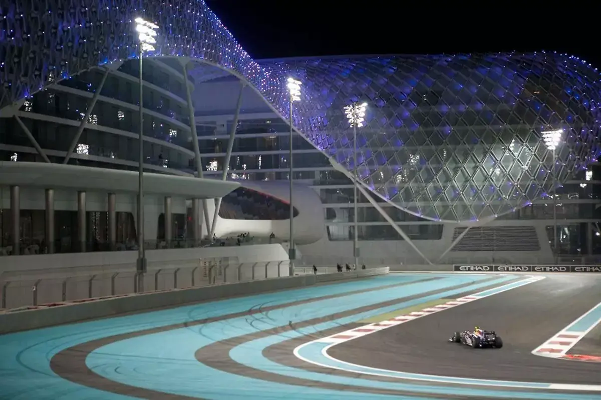 L&rsquo;unico al mondo a cavallo di una pista di F1 Hotel futuristici e dove trovarli