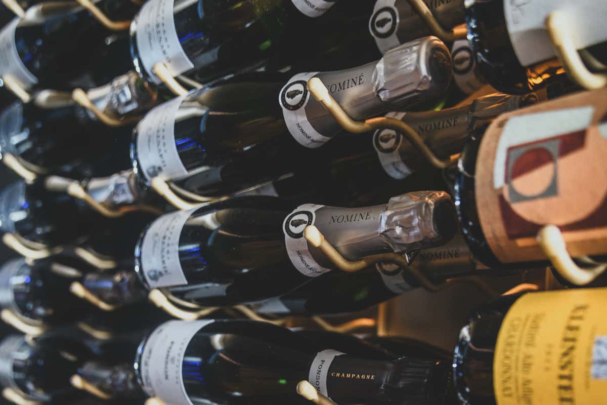 Carta dei vini, la rivoluzione di Raw: etichette rare e Temporary Wine