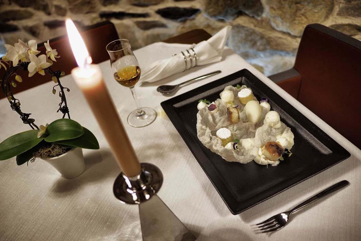 Il ristorante "Il Gallo Cedrone" punta molto anche sul servizio al calice