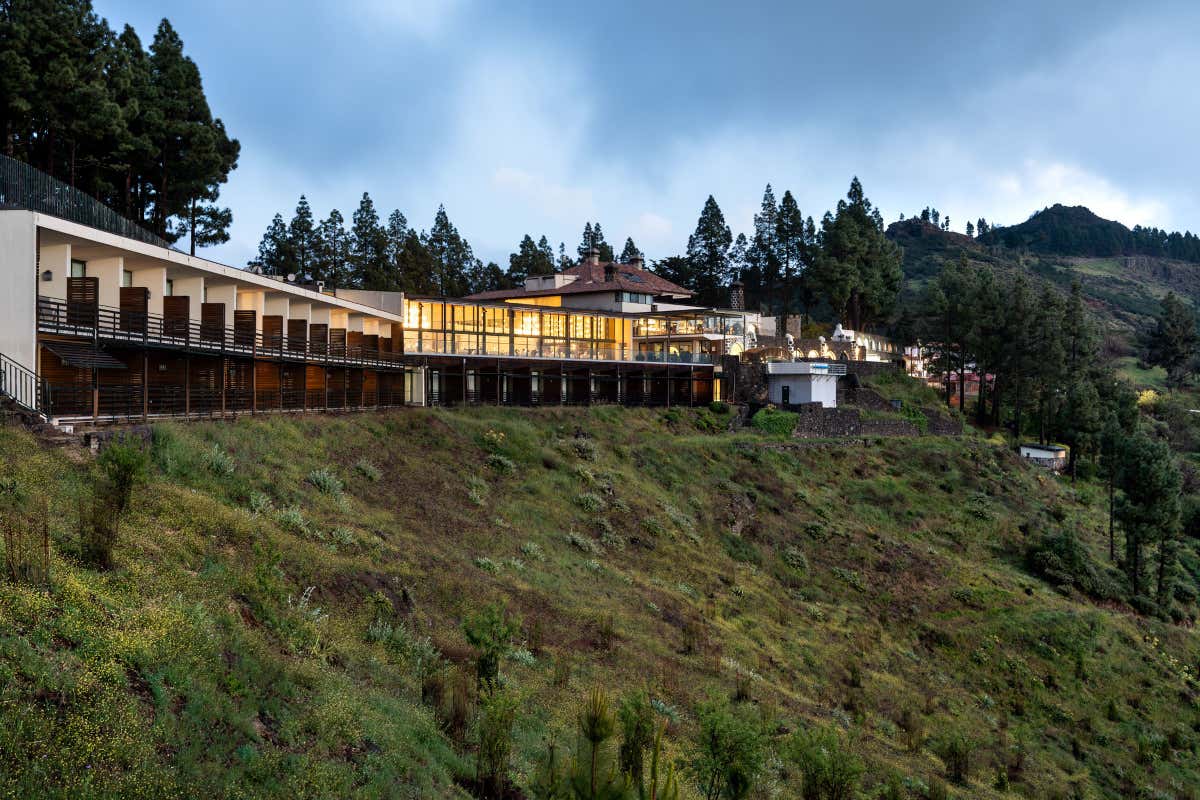 Gran Canaria segreta: itinerario tra arte, rum, natura e sapori locali
Gran Canaria segreta: itinerario tra arte, rum, natura e sapori locali