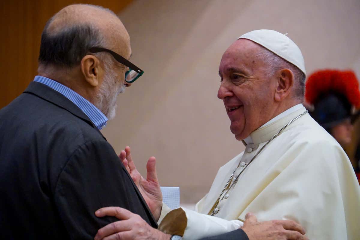 Lutto nel mondo enogastronomico: addio a Carlo Petrini, fondatore di Slow Food