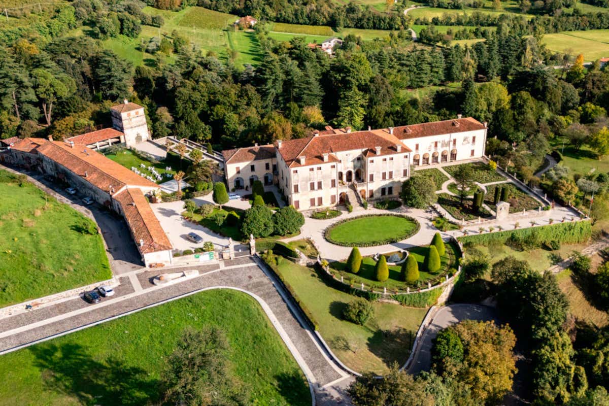 Dalle parentesi alle esperienze: con Treccani la cultura si tocca con mano Dalle parentesi alle esperienze: con Treccani la cultura si tocca con mano