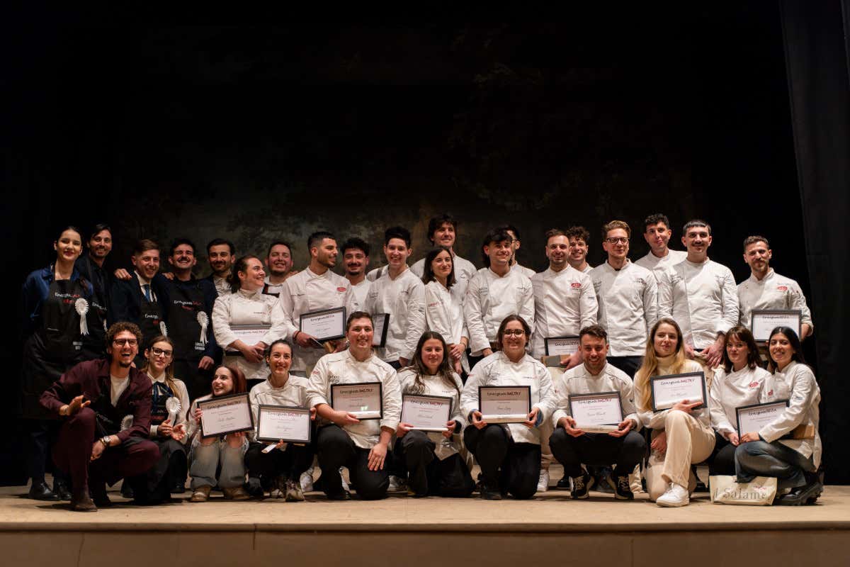 Chef, pizzaioli, pastry e sala: ecco tutti i vincitori di Emergente 2026 Chef, pizzaioli, pastry e sala: ecco tutti i vincitori di Emergente 2026