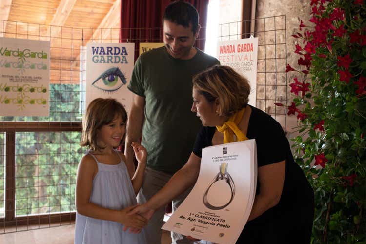 Primo premio per la categoria fruttato leggero all'Azienda agricola Paolo Vezzola