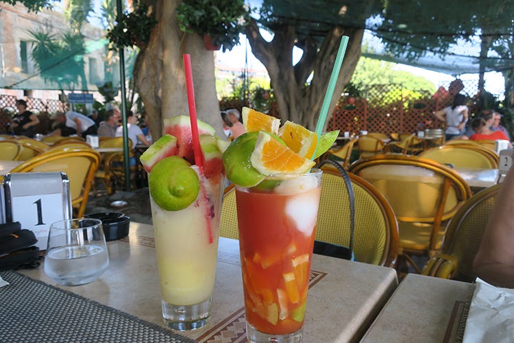 Cocktail di frutta - Washington Bar a Milazzo Fiaba golosa e tanta frutta