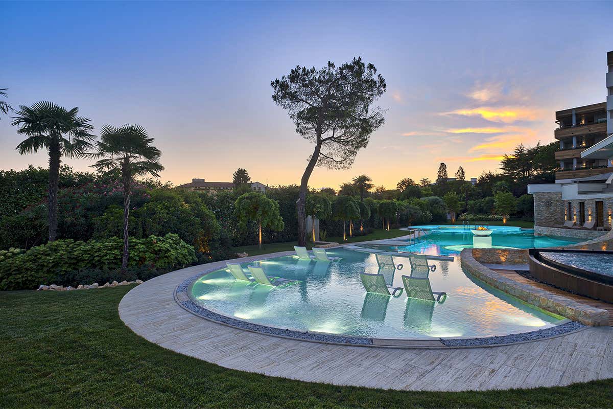 La White Pool di acqua termale esterna all'Hotel Esplanade Tergesteo Qui il benessere è una filosofia Lo stile dell'Esplanade Tergesteo