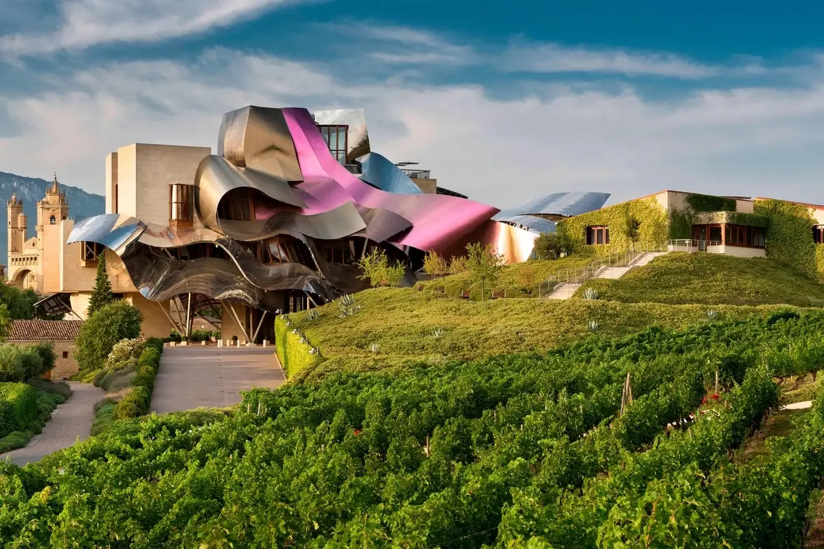 Hotel Marques de Riscal Autunno tra le vigne: le tenute pi&ugrave; belle per un weekend di charme e brindisi
