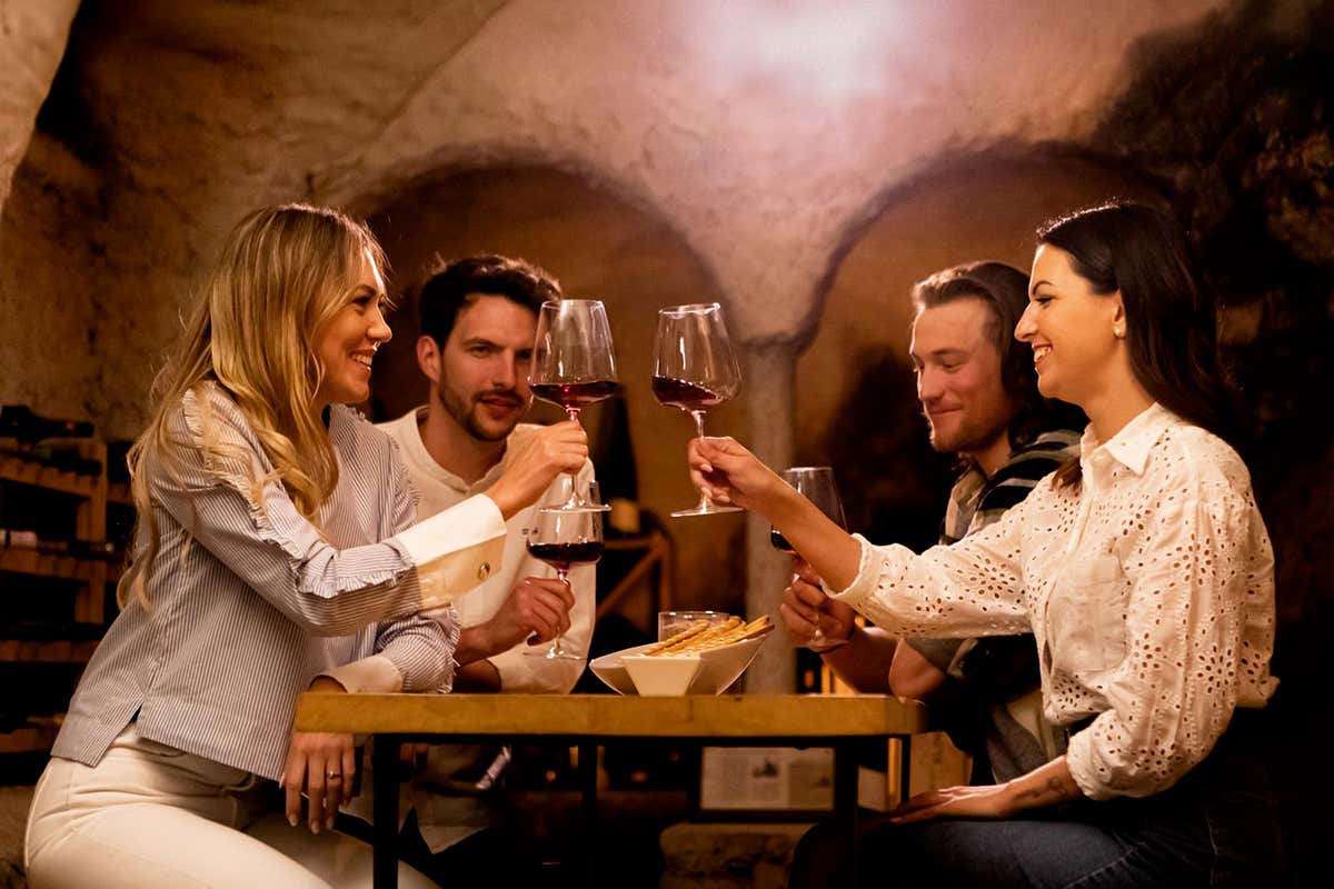 Degustazioni guidate dai sommelier per un’esperienza enogastronomica completa tra Trentino e Alto Adige