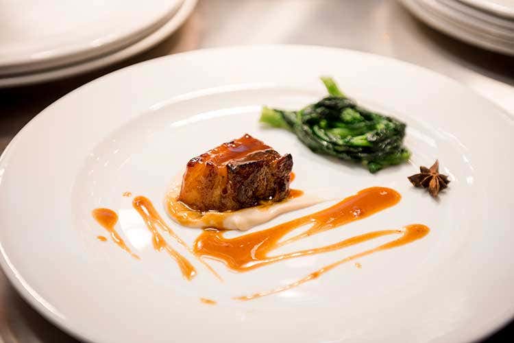 (Yard Restaurant a Verona Un giro nelle cucine di tutto il mondo) (Yard Restaurant a Verona Un giro nelle cucine di tutto il mondo)