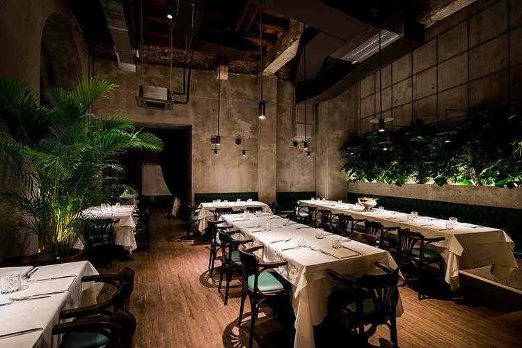 (Yard Restaurant a Verona Un giro nelle cucine di tutto il mondo) (Yard Restaurant a Verona Un giro nelle cucine di tutto il mondo)