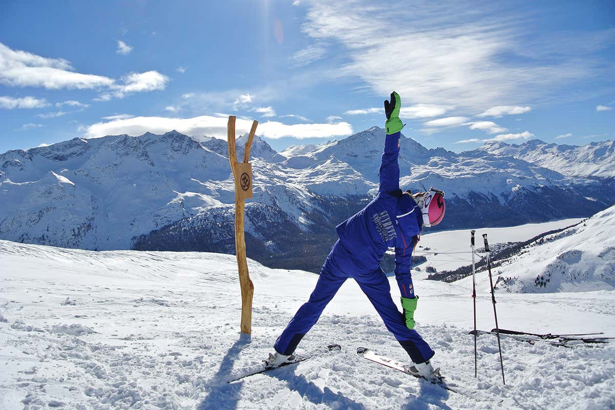 Yoga sulla neve sulla pista Paradiso del Corviglia Crediti: Engadin St. Moritz AG&nbsp; Foto: Nick Nussbaum 