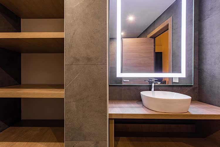 Zanini, un “mondo da aprire” La gamma di arredi si amplia Zanini, un “mondo da aprire” La gamma di arredi si amplia