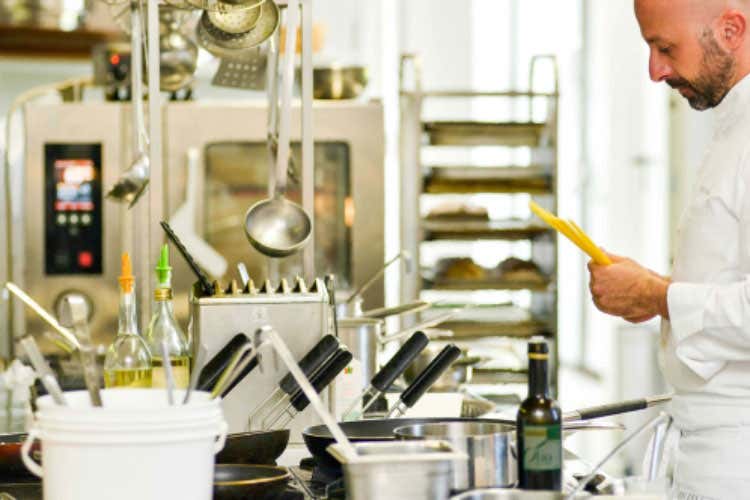 (A lezione di food design da Niko Romito «Cerco la complessità gustativa superiore») (A lezione di food design da Niko Romito «Cerco la complessità gustativa superiore»)