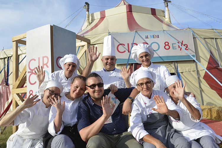 I cuochi di Al Meni (A Rimini torna Al Meni Il circo dei sapori in riva al mare)