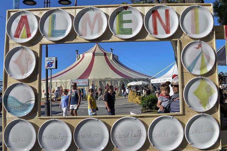 &ldquo;Matrioska&rdquo;, il lab-store itinerante dell&rsquo;artigianato (A Rimini torna Al Meni Il circo dei sapori in riva al mare)