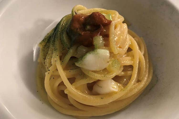 (A tavola con... Pietro Bussolati «Conquistato da Giulia con pane e salame») (A tavola con... Pietro Bussolati «Conquistato da Giulia con pane e salame»)