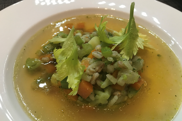 (A Tavola con.... Tullio Solenghi Il curato del paese mio primo piagmalione)