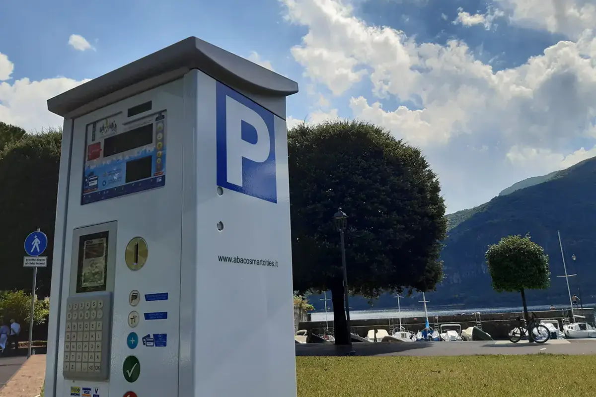 Il parchimetro intelligente di Abaco Vacanze in auto? Per la sosta nelle piccole localit&agrave; la soluzione &egrave; Abaco