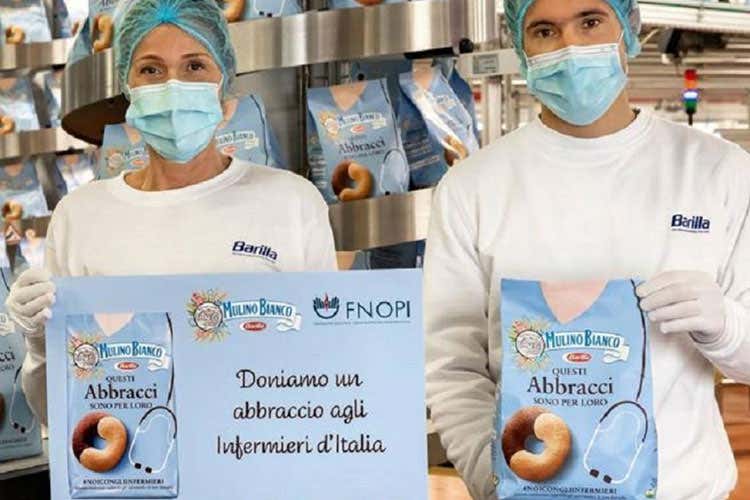 Fonte: Corriere Nazionale - La solidarietà di Mulino Bianco: Abbracci per gli infermieri Fonte: Corriere Nazionale - La solidarietà di Mulino Bianco: Abbracci per gli infermieri
