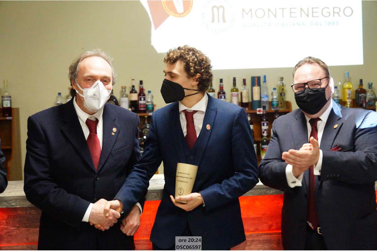 Al centro Alessandro Liberti di Piacenza vincitore per l'Emilia Romagna Abi: ecco i migliori barman del Nord d'Italia