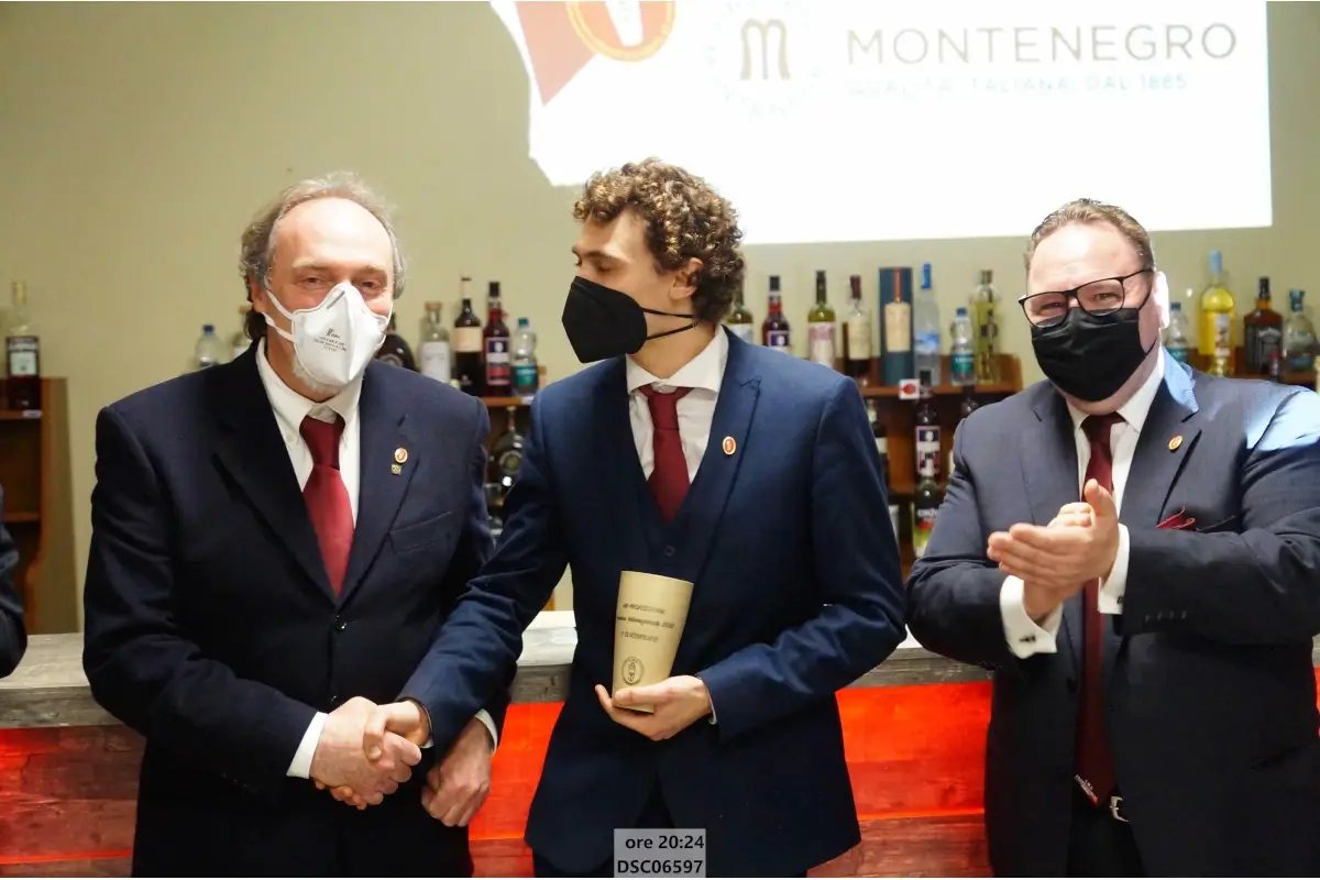 Al centro Alessandro Liberti di Piacenza vincitore per l'Emilia Romagna Abi: ecco i migliori barman del Nord d'Italia
