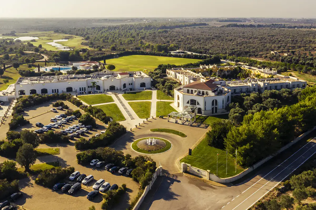 Vista dall'alto dell'Acaya Golf Resort & Spa Golf sempre più strategico nello sviluppo di Mira Hotels