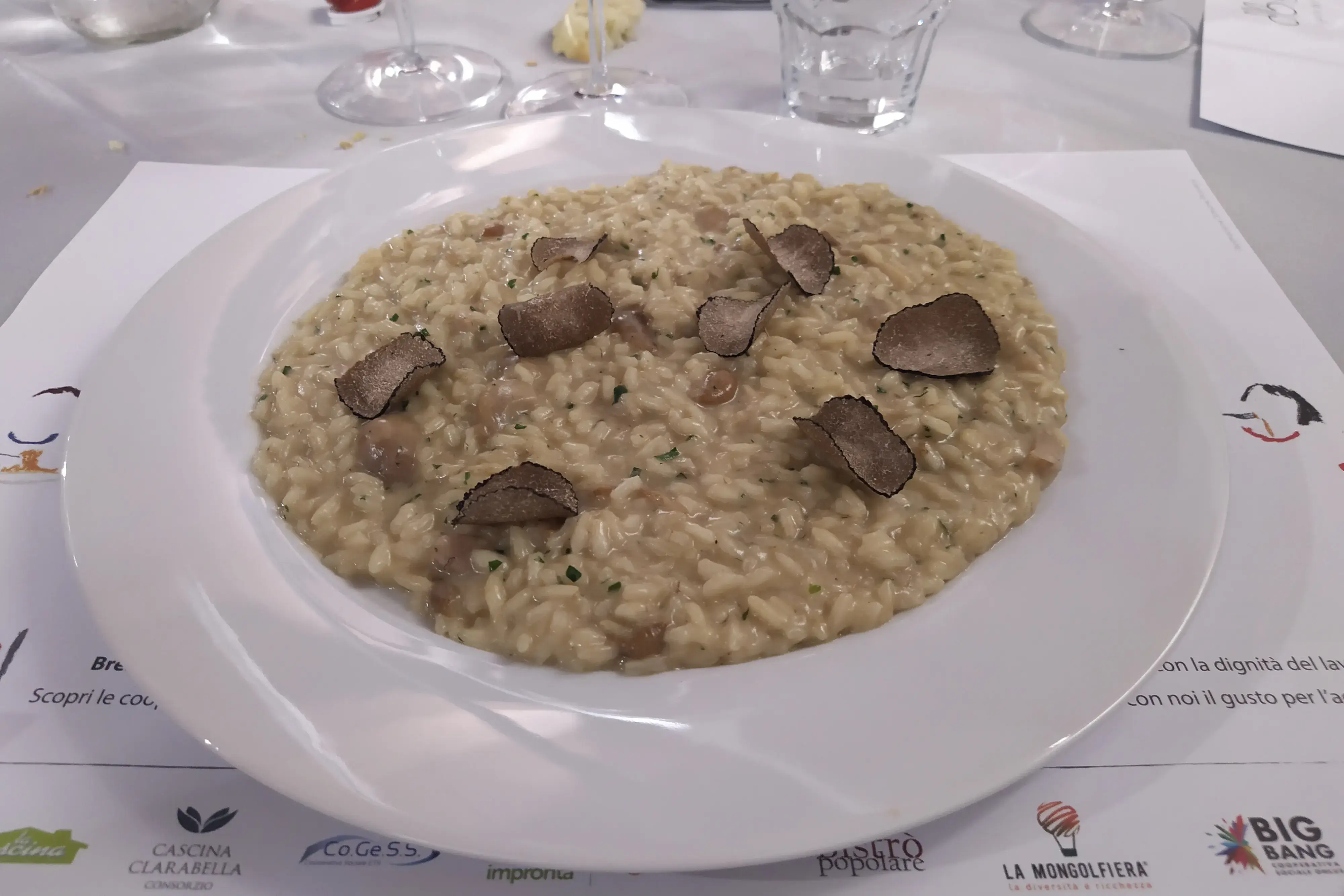 Il risotto col tartufo L'Accademia Italiana della Cucina omaggia i cuochi disabili del