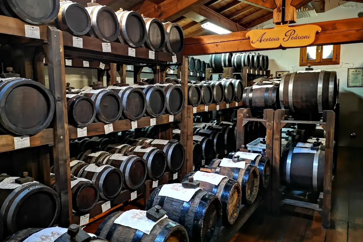 Le botti dell'Acetaia Pedroni Un viaggio a Modena a caccia di sapori genuini