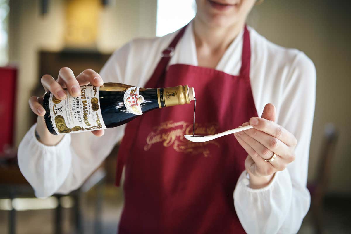 Acetaia Giusti: 420 anni di storia in una goccia di aceto balsamico Acetaia Giusti: 420 anni di storia in una goccia di aceto balsamico