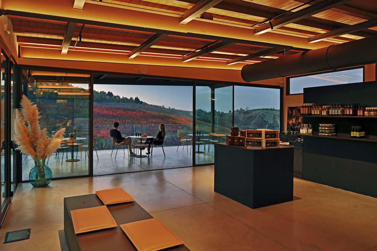 Acetaia Sereni: agriturismo, ristorante e visite guidate all’Oro Nero di Modena Acetaia Sereni: agriturismo, ristorante e visite guidate all’Oro Nero di Modena