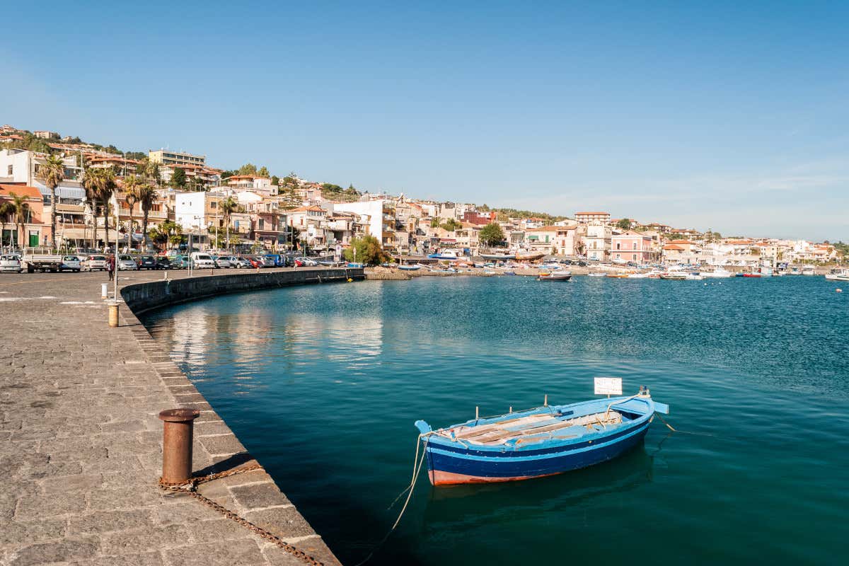 Il ristorante fine dining in hotel da scoprire nel paese de “I Malavoglia” Il ristorante fine dining in hotel da scoprire nel paese de “I Malavoglia”