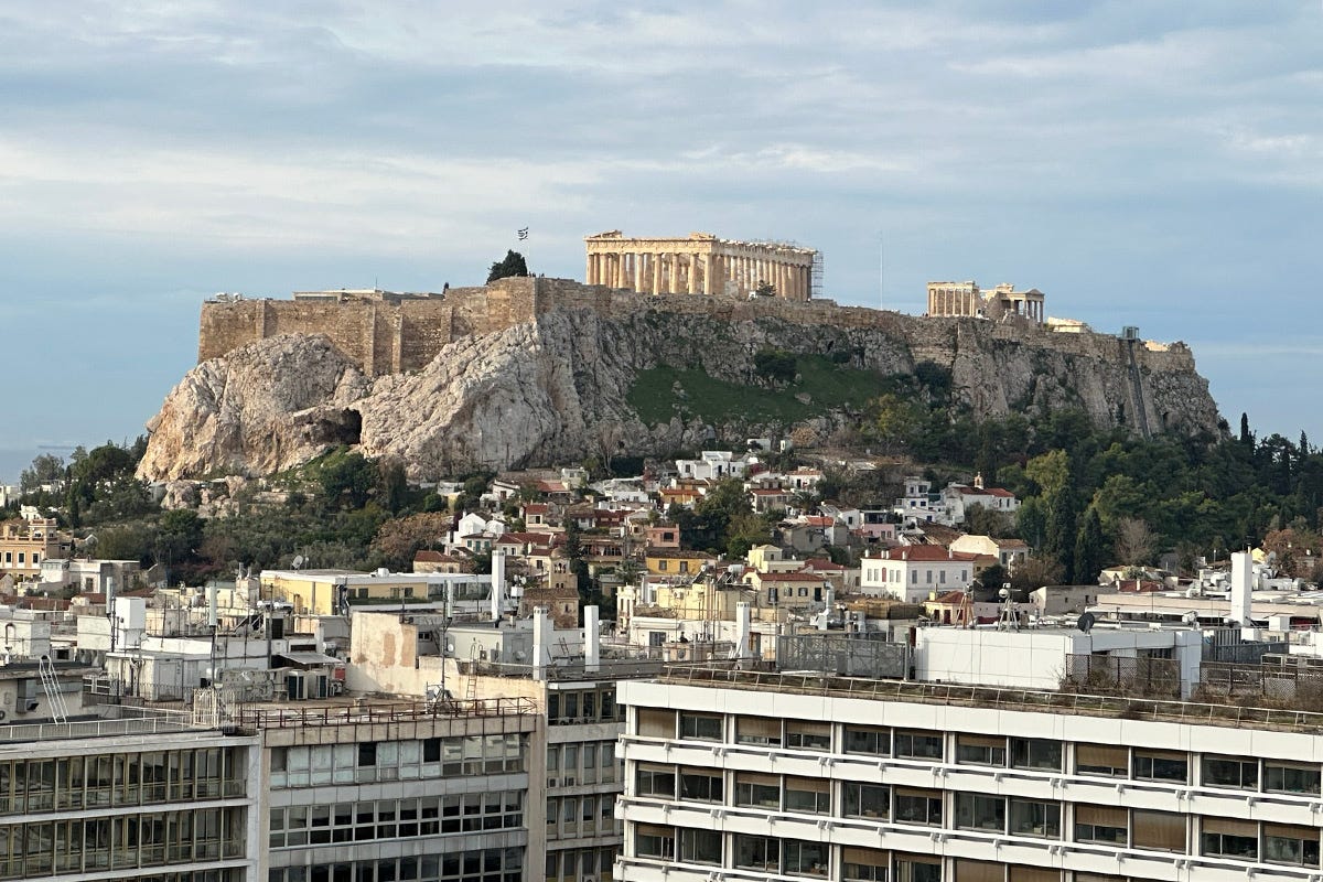 L'Acropoli vista dell'Hotel Grande Bretagne Tutti i sorprendenti colori e gusti di Atene anche d'inverno