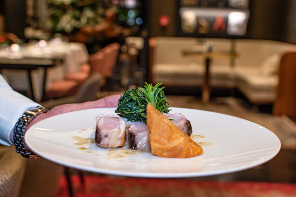 Aquamarina: il ristorante di pesce dell'hotel Umiltà 36 tra design e arte 