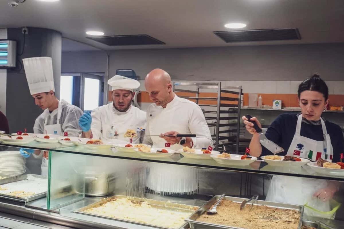 Da leccarsi i baffi, la cucina internazionale conquista Perugia Da leccarsi i baffi, la cucina internazionale conquista Perugia