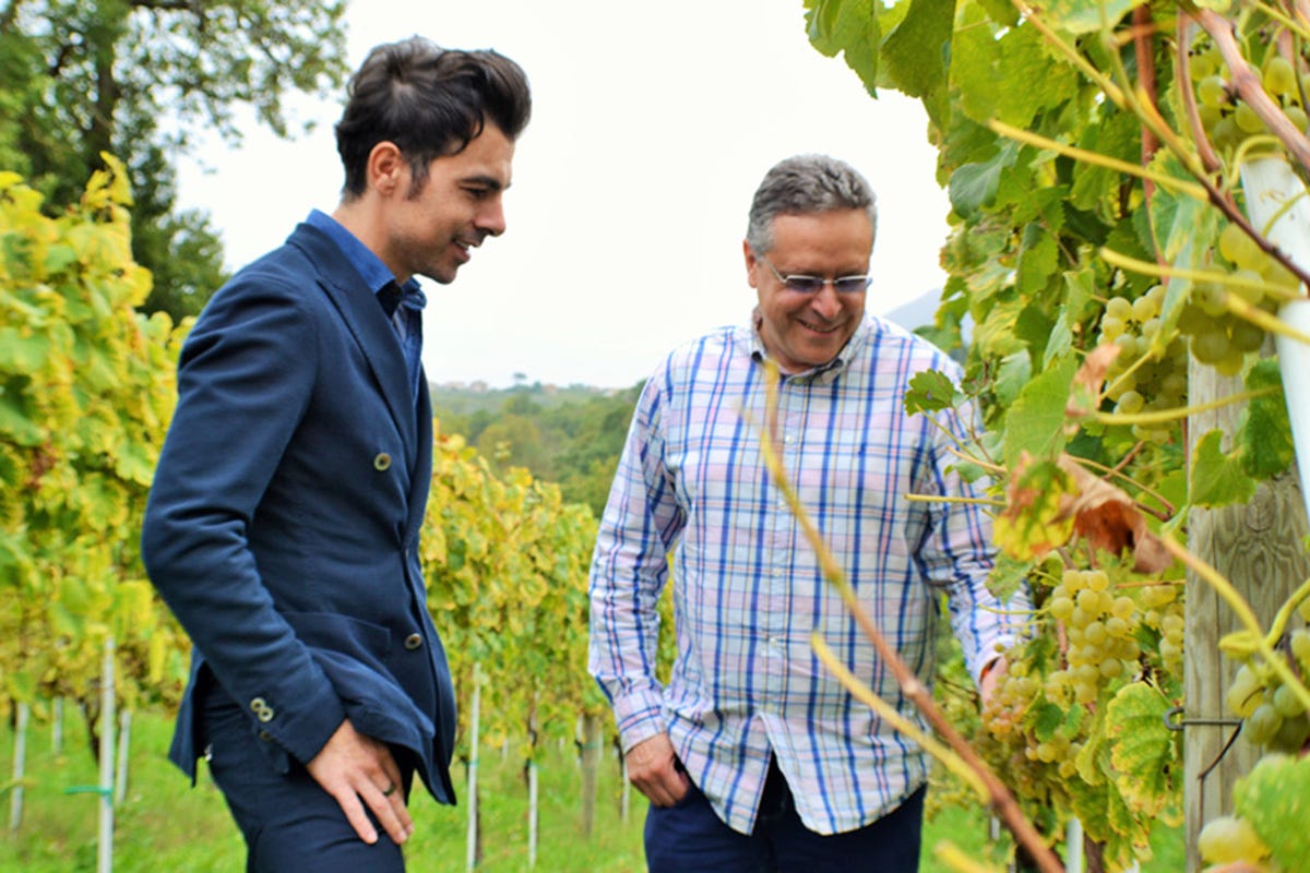 Eduardo Scuotto e il figlio Adolfo Azienda Agricola Eduardo Scuotto, i segreti dei vini di famiglia