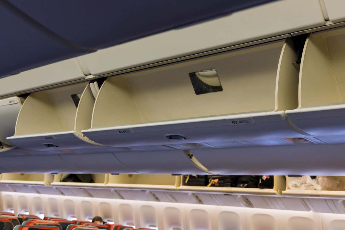 Bagagli a mano in aereo sempre più piccoli: boom di vendite per gli zaini da viaggio Bagagli a mano in aereo sempre più piccoli: boom di vendite per gli zaini da viaggio