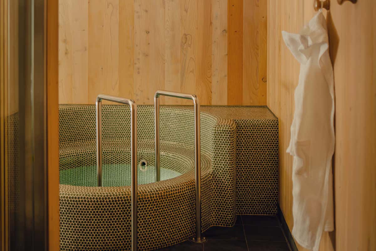 L'idromassaggio all'interno della Spa dell'Aethos Monterosa
