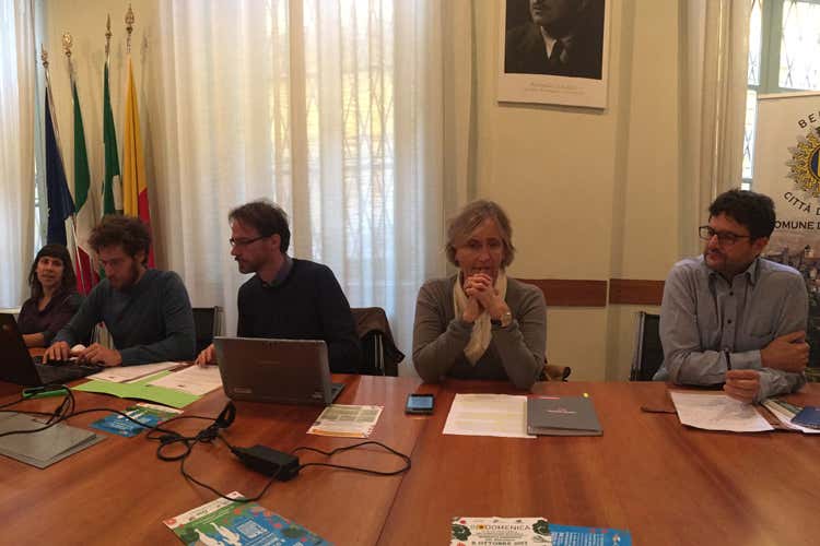 Alessandra Gabriele, Francesco Tassetti (Confagricoltura), Simon Maurano, Elena Ferrario e Giacomo Ribaudo (A Bergamo due giorni di agricoltura bio)