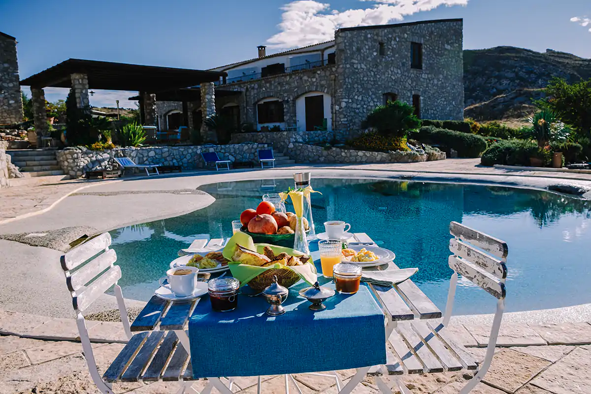Agriturismi in pole position per ripartire all'aperto Cena e pranzo all'aperto? Agriturismi in pole position sulle riaperture