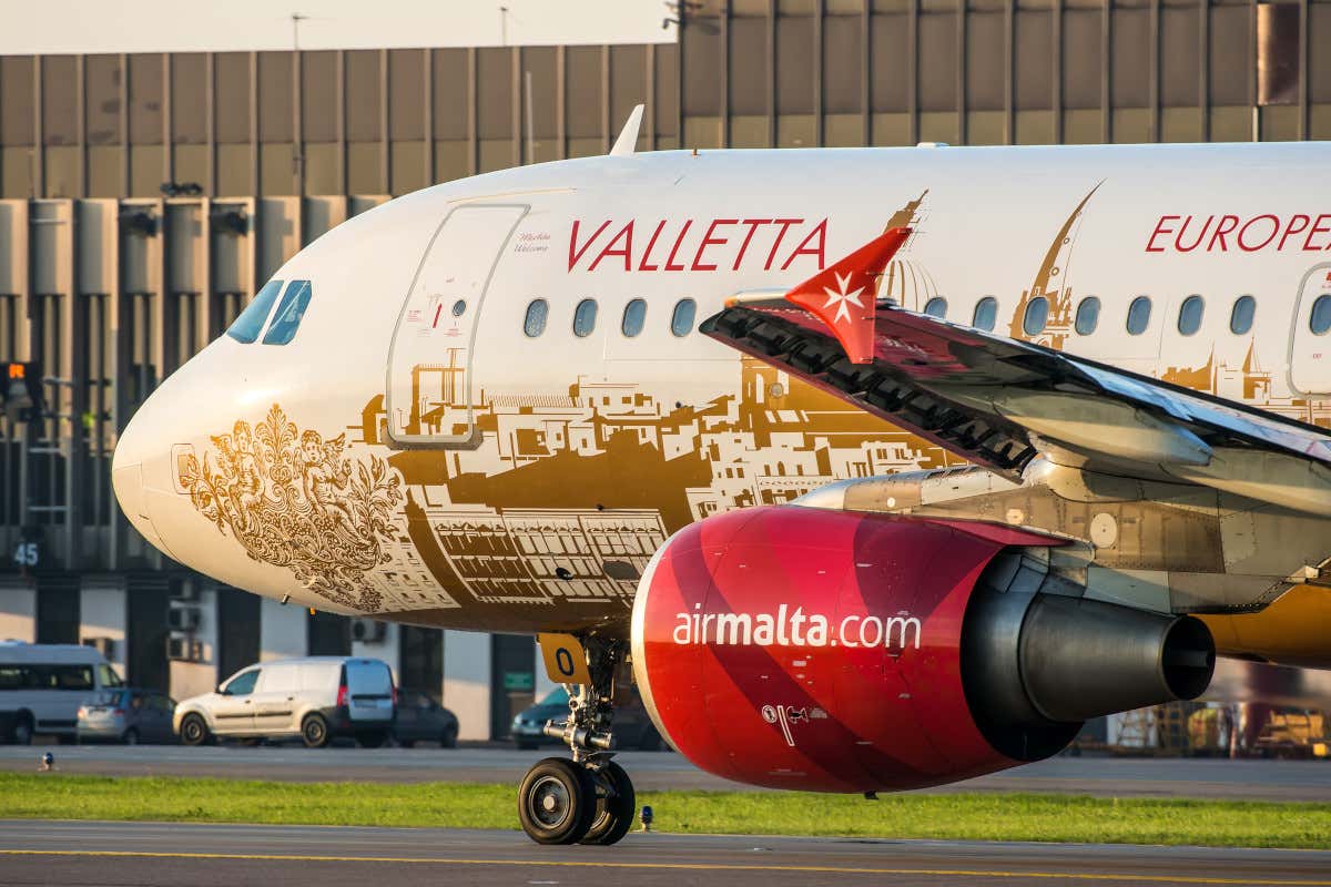 Tre passeggeri hanno perso conoscenza su un volo Air Malta diretto a Roma Air Malta tre passeggeri svenuti a bordo del volo diretto a Roma