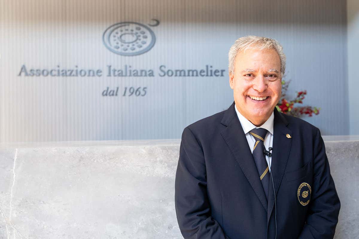 Antonello Maietta I sommelier ripartono da una nuova sede: Ais trova casa a Milano Antonello Maietta I sommelier ripartono da una nuova sede: Ais trova casa a Milano