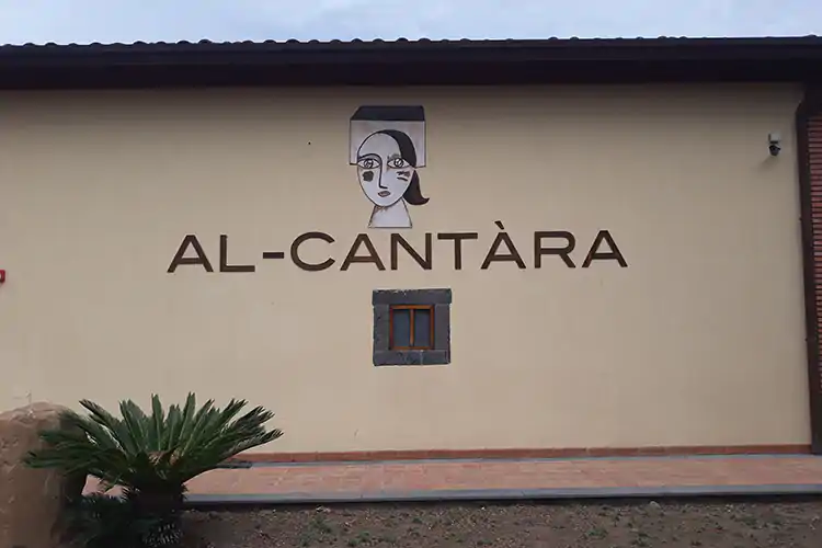 La cantina Al-Cant&agrave;ra di Pucci Giuffrida Liol&agrave; Ullarall&agrave;, rosso di Al-Cant&agrave;ra: 999 bottiglie al gusto di Sicilia