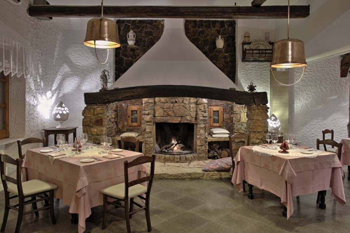 Mangia Puglia Ama, in tv la cucina regionale con Antonella Ricci e Vinod Sookar Mangia Puglia Ama, in tv la cucina regionale con Antonella Ricci e Vinod Sookar