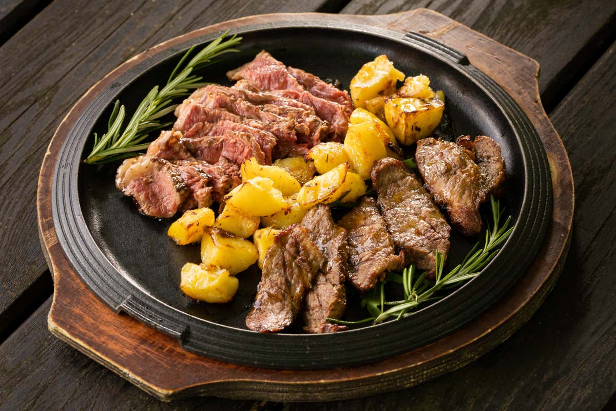 A 60 anni molla le Poste e va a gestire una trattoria: la lezione che il settore non vede