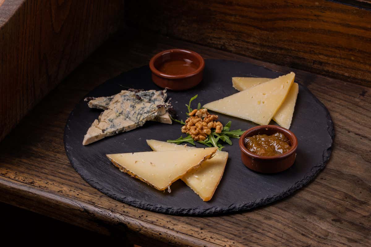 A 60 anni molla le Poste e va a gestire una trattoria: la lezione che il settore non vede A 60 anni molla le Poste e va a gestire una trattoria: la lezione che il settore non vede